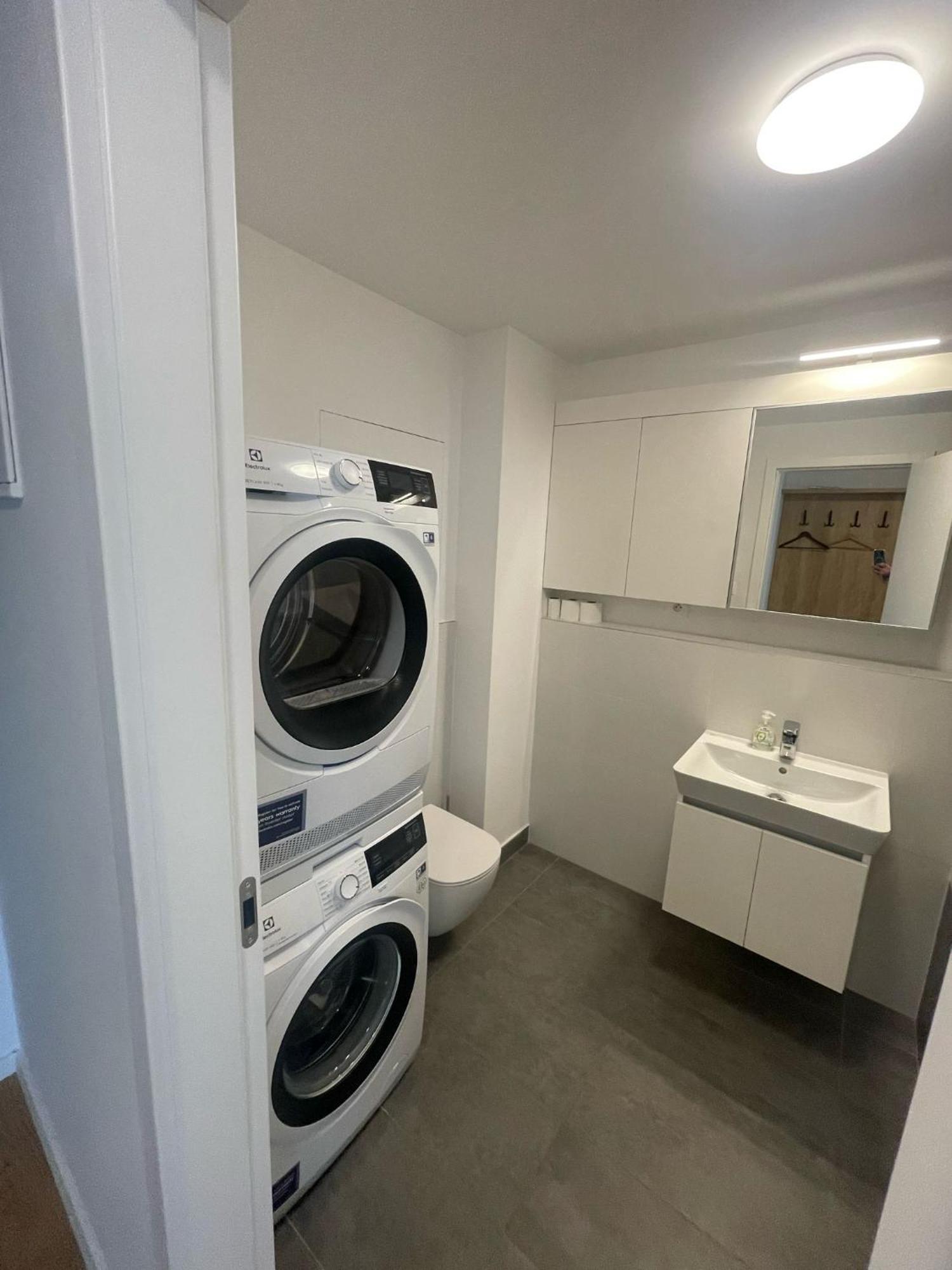New Downtown Apartment Couple Minute From The Old Town Bratislava Ngoại thất bức ảnh